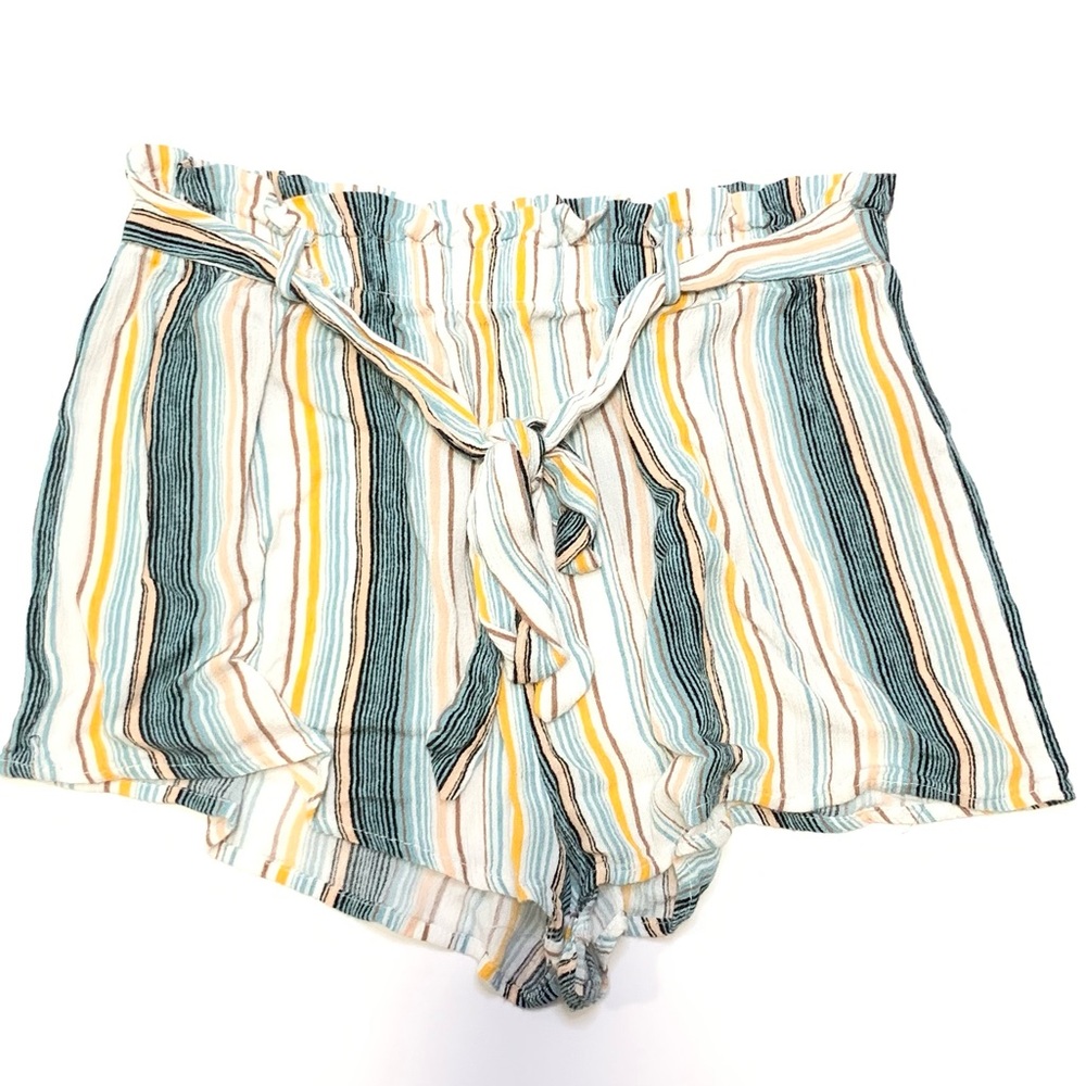 Iris Shorts size Small